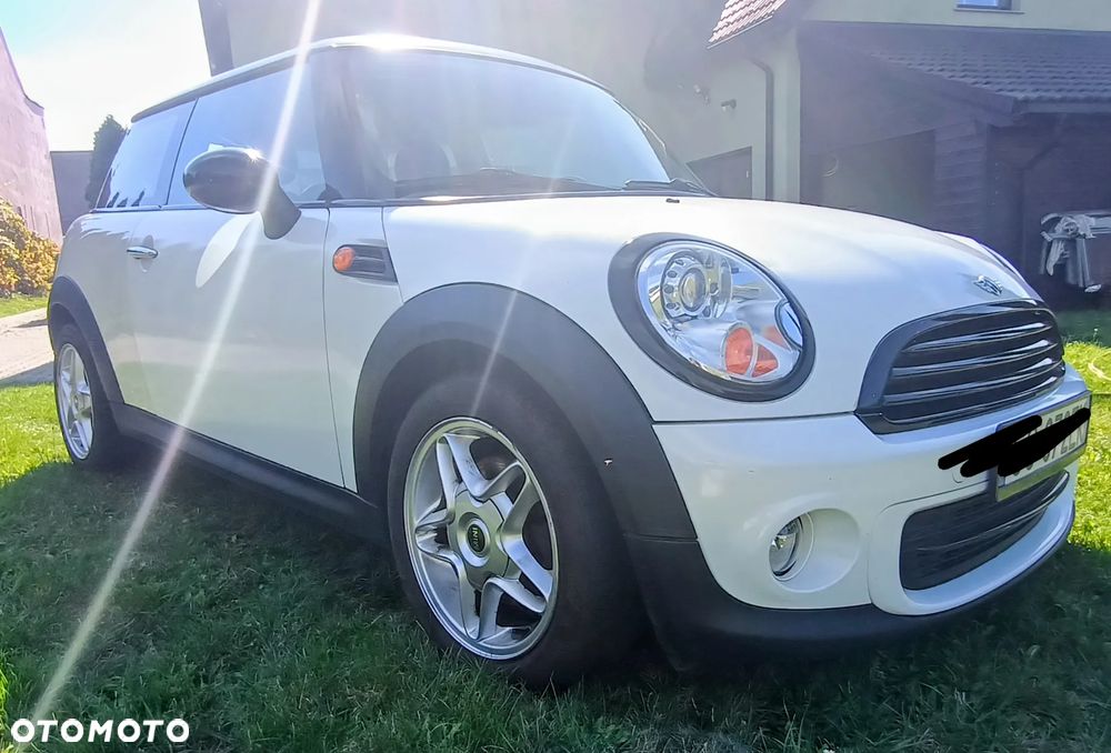 MINI Cooper Standard - 4