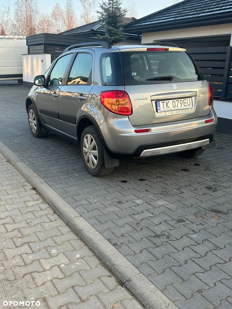 Suzuki SX4 1.6 Premium - 5