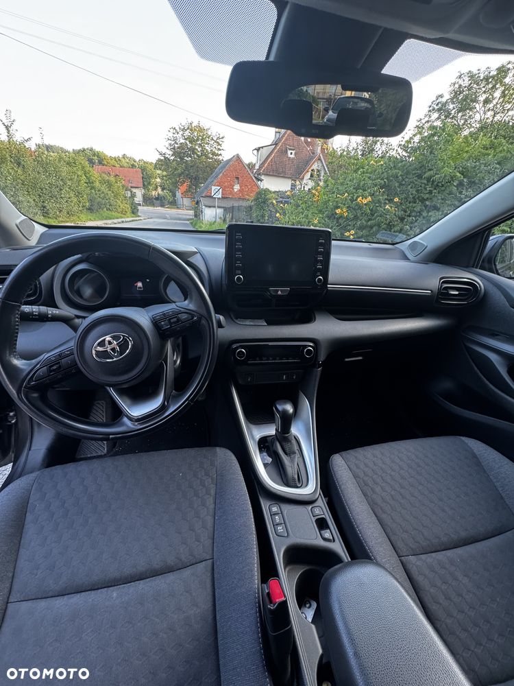 Toyota Yaris - 10