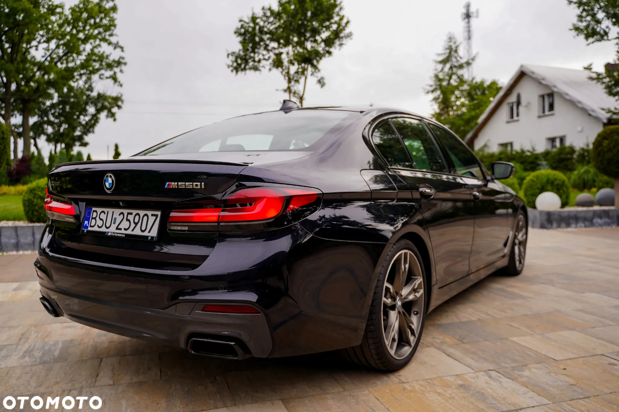 BMW Seria 5 M550i xDrive - 5