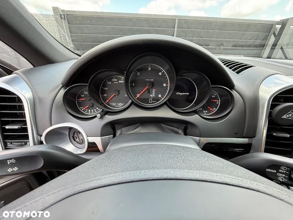 Porsche Cayenne Diesel Platinum Edition - 24