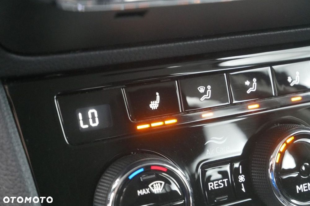 Skoda Superb 2.0 TDI SCR Ambition DSG - 22