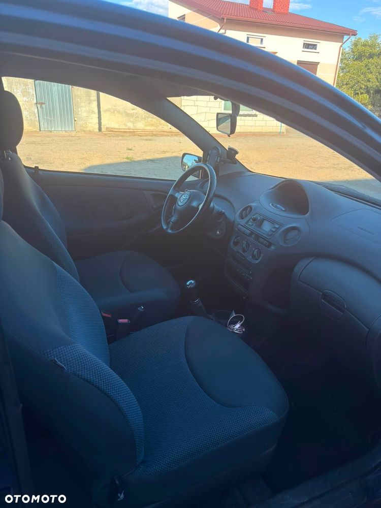 Toyota Yaris 1.0 Base - 5