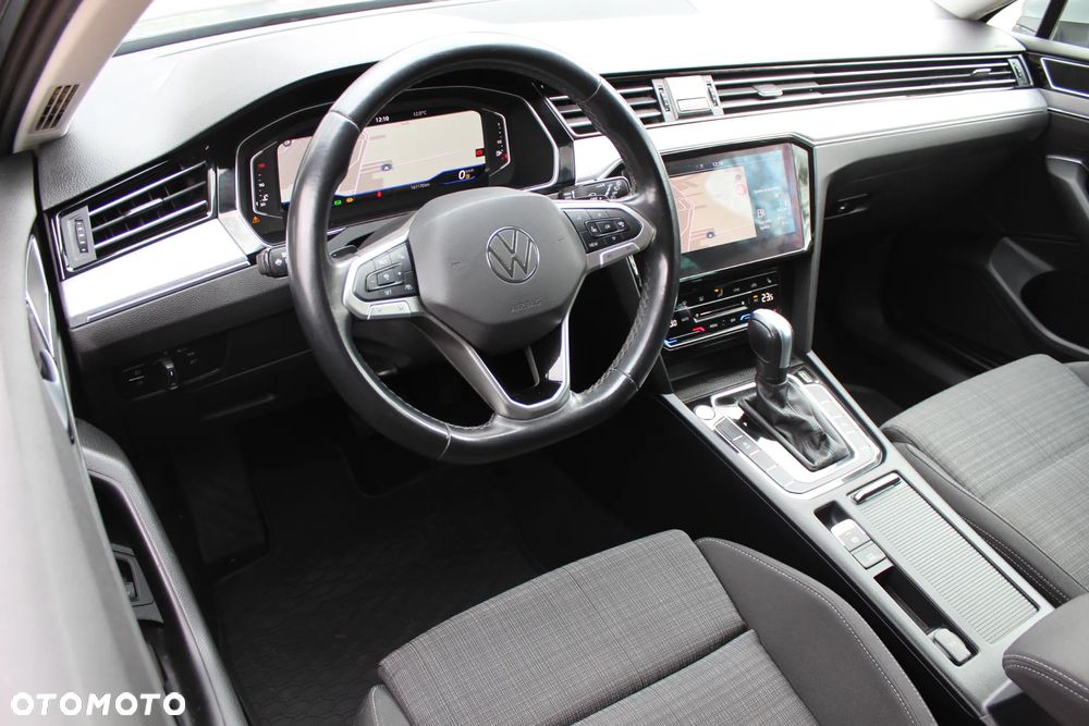 Volkswagen Passat 2.0 TDI SCR Trendline DSG - 9