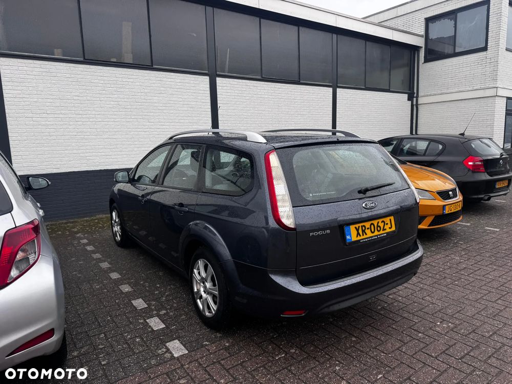 Ford Focus 1.6 16V Viva I - 3