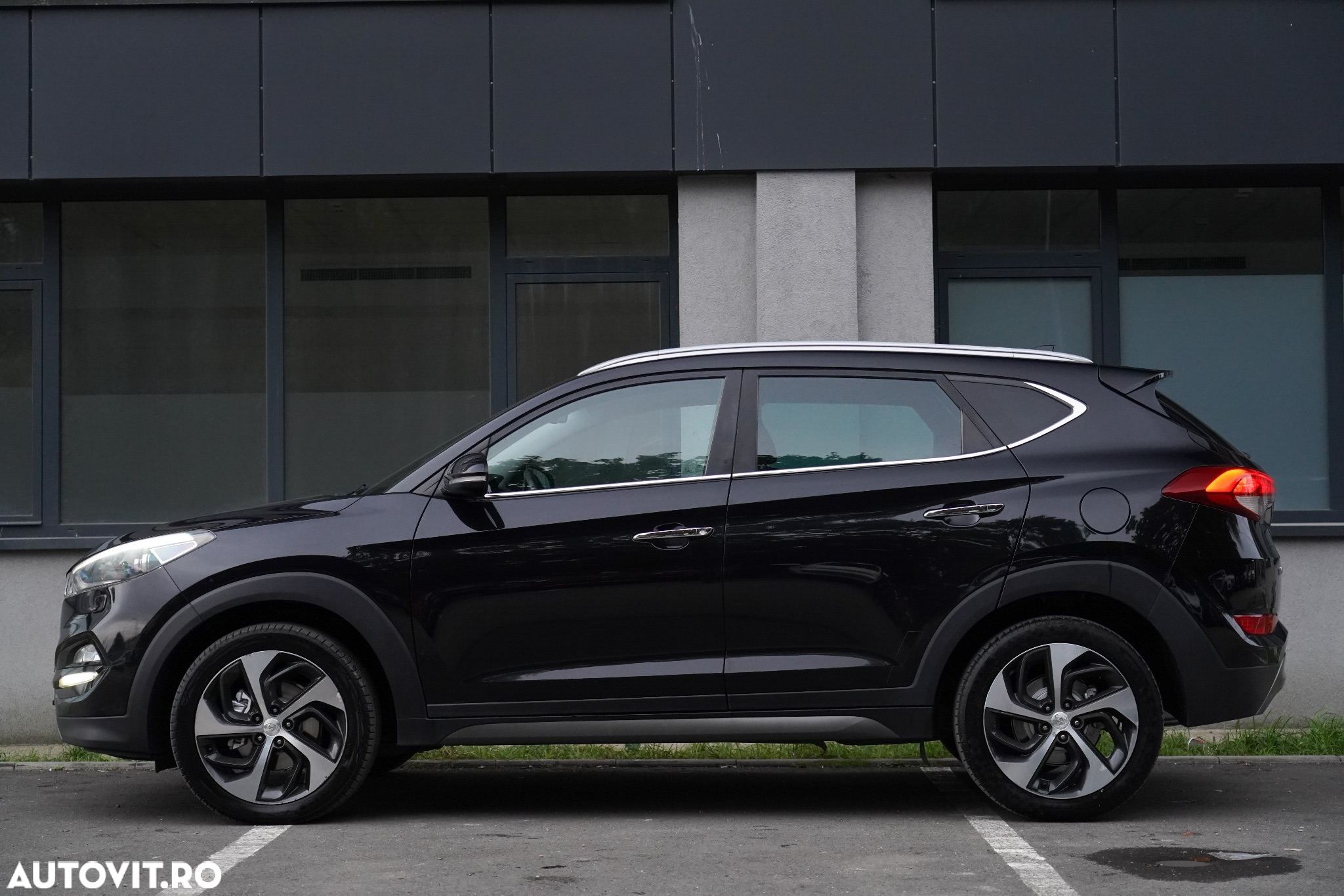 Hyundai Tucson 2.0 CRDI 4WD 6MT Luxury Pack+ - 26