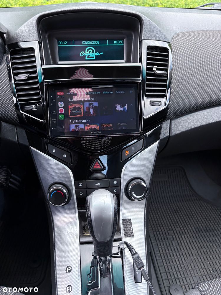 Chevrolet Cruze 1.8 LTZ+ - 12