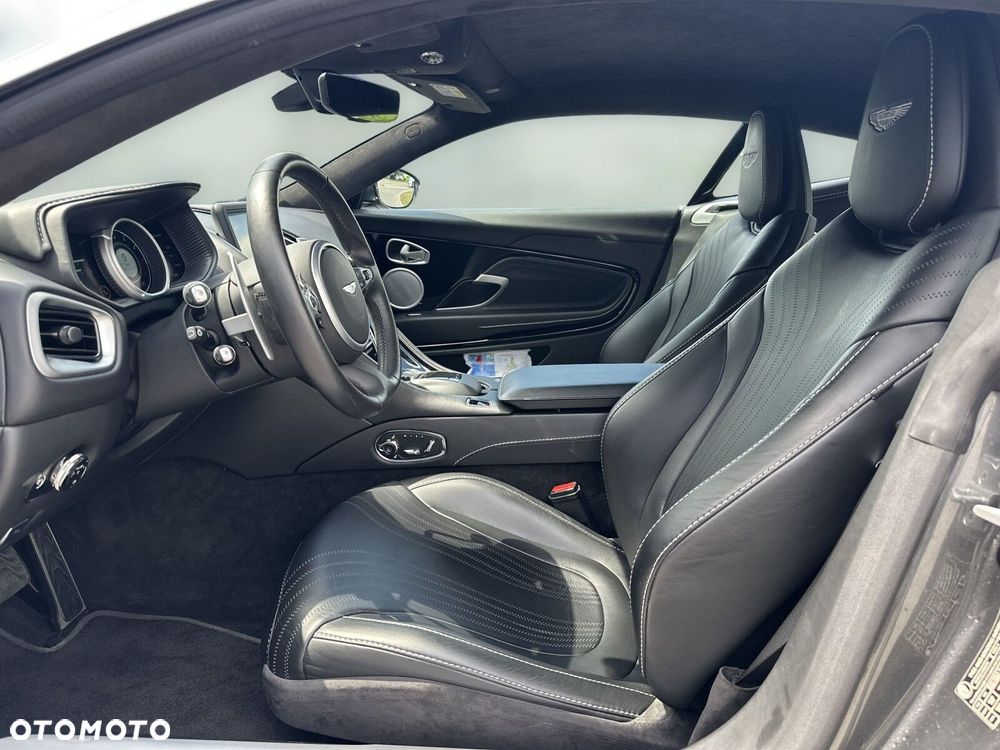 Aston Martin DB11 V8 - 10