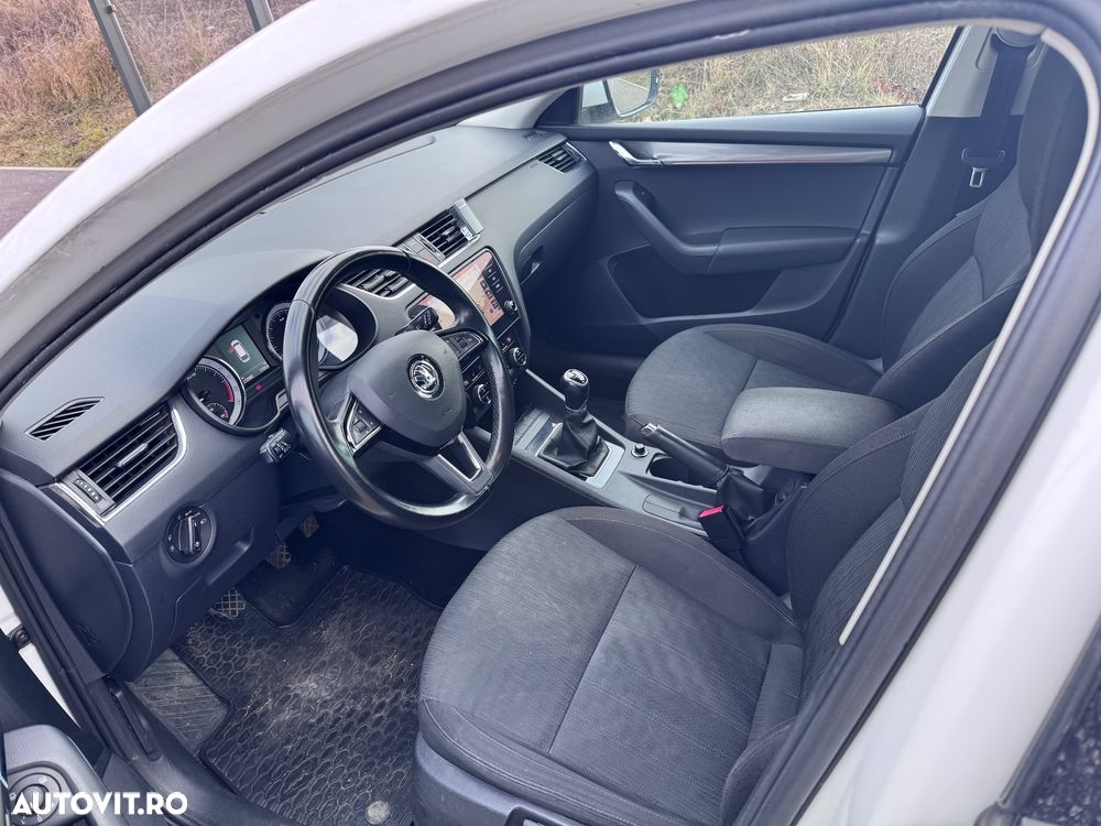 Skoda Octavia 2.0 TDI Style - 6