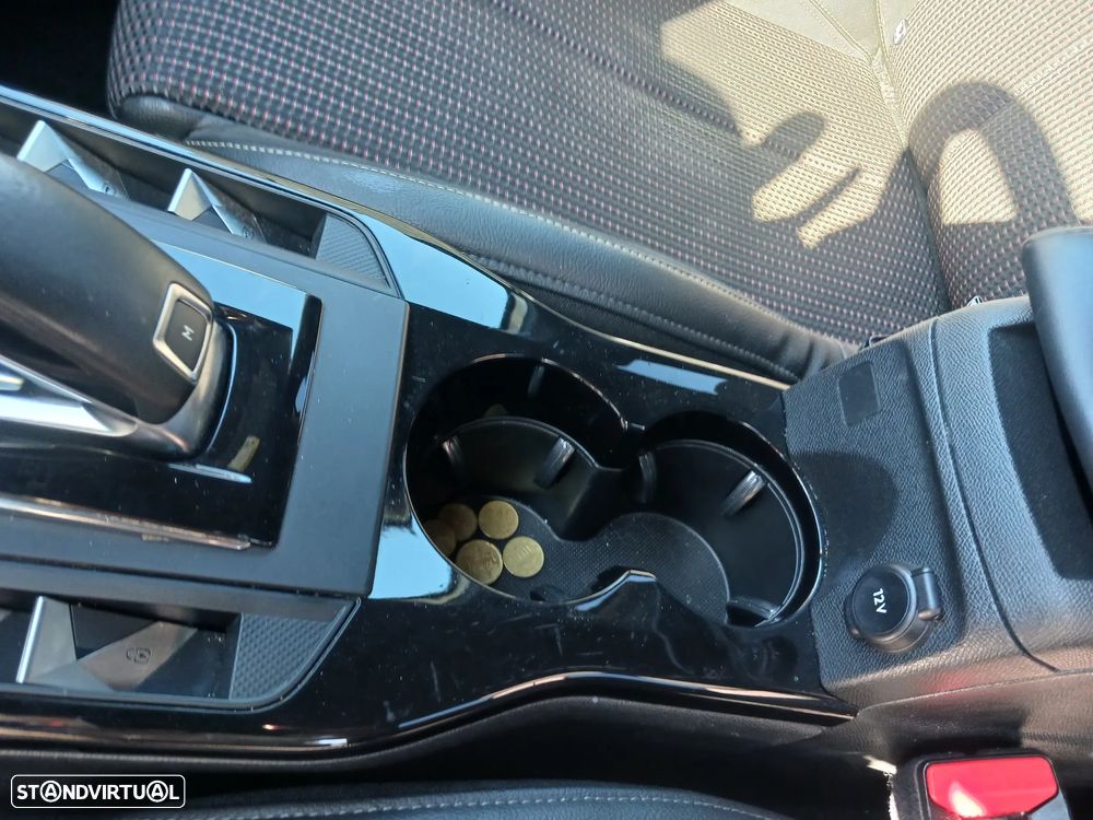 DS DS3 Crossback PureTech 130 Aut. PERFORMANCE LINE + - 25
