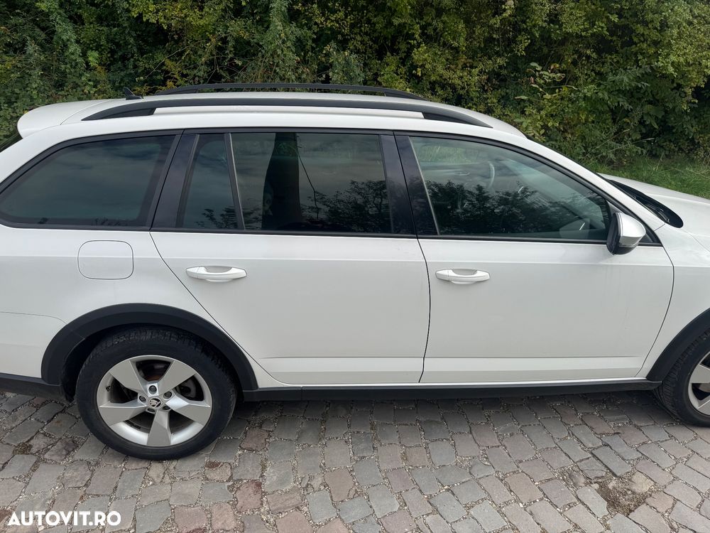 Skoda Octavia Combi Diesel 2.0 TDI 4X4 DSG Scout - 17