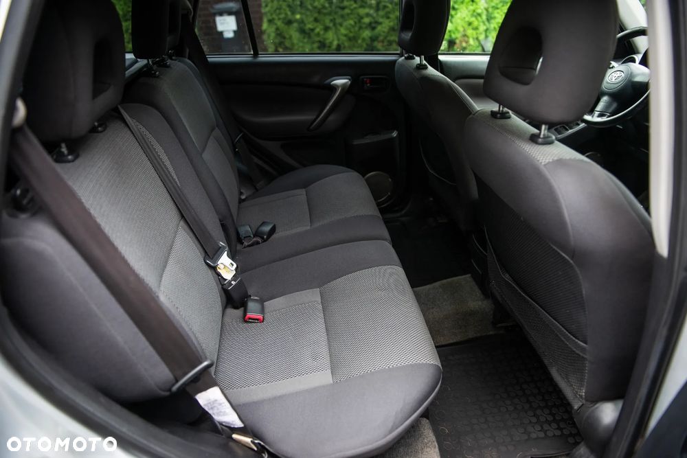 Toyota RAV4 1.8 VVT-i 4x2 - 24