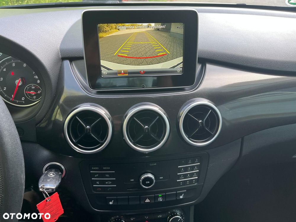 Mercedes-Benz Klasa B 180 BlueEFFICIENCY Edition - 14