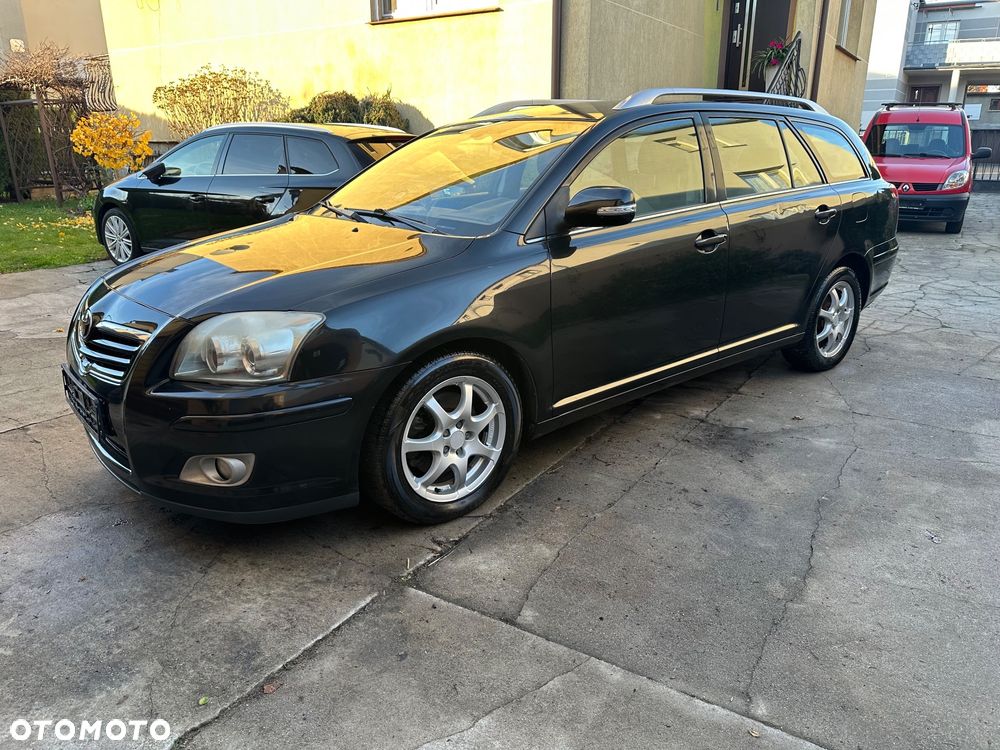 Toyota Avensis 2.0 VVT-i Combi Executive - 2