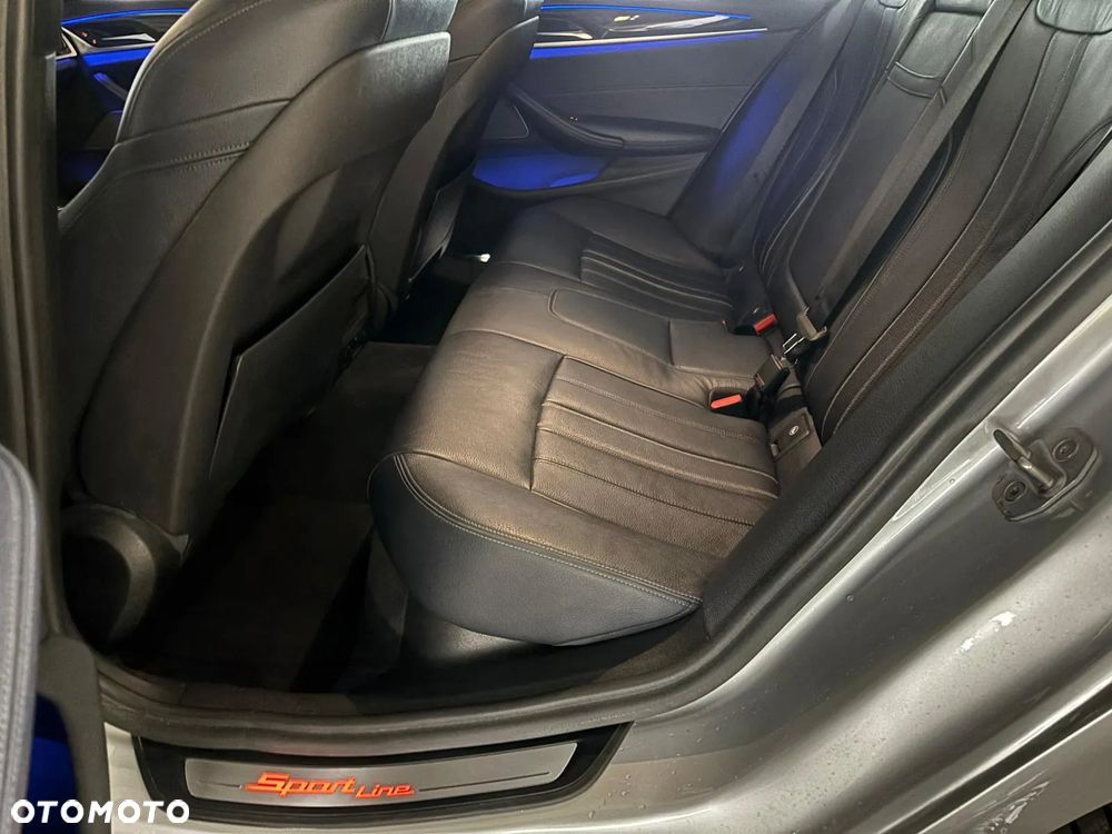 BMW Seria 5 530i Sport Line - 15
