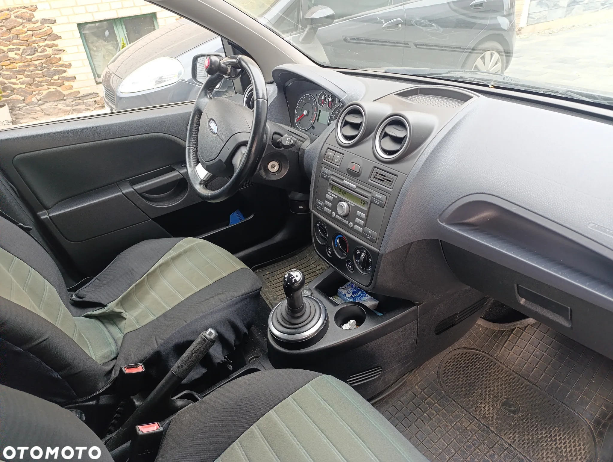 Ford Fiesta - 10