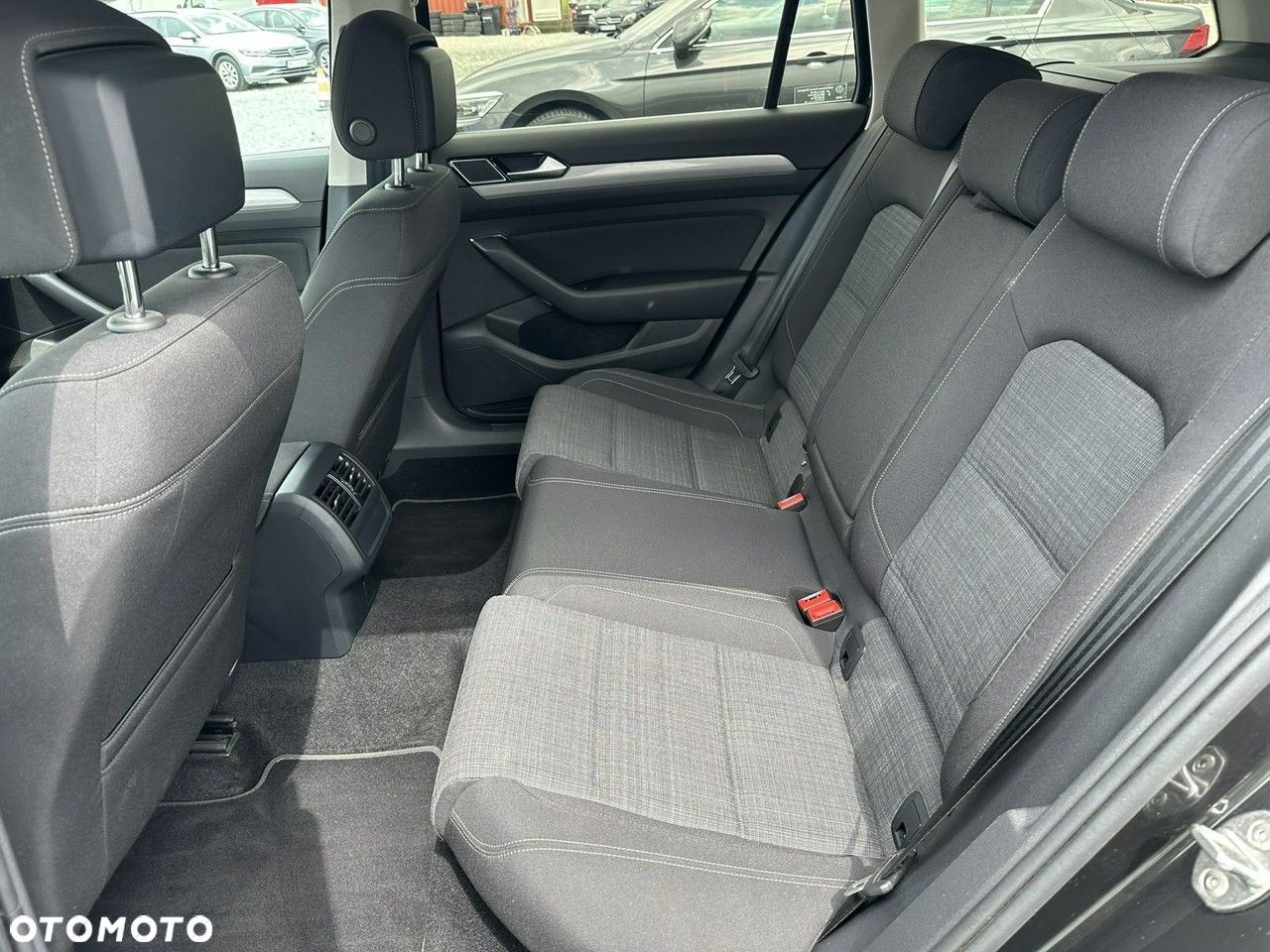 Volkswagen Passat 2.0 TDI EVO Business - 22