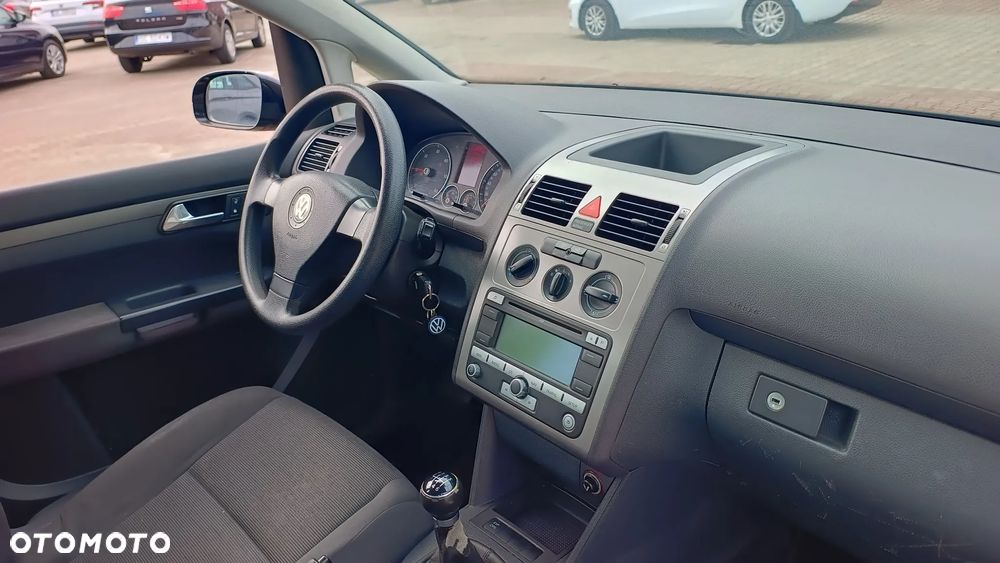 Volkswagen Touran 1.9 TDI Welcome - 6