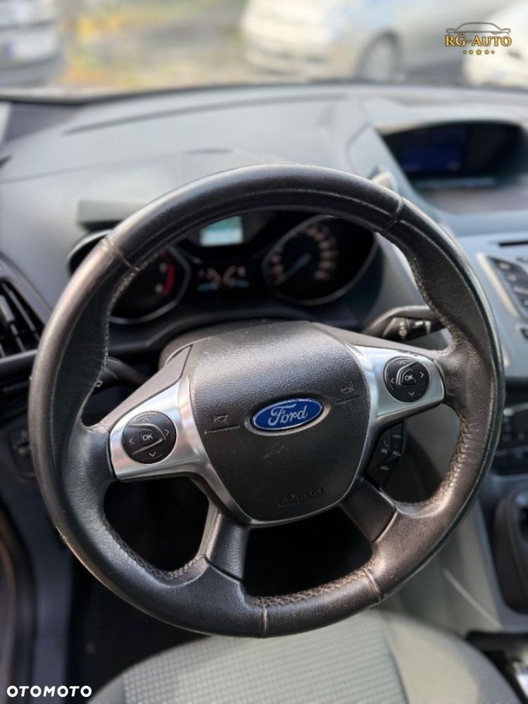 Ford Grand C-MAX - 40