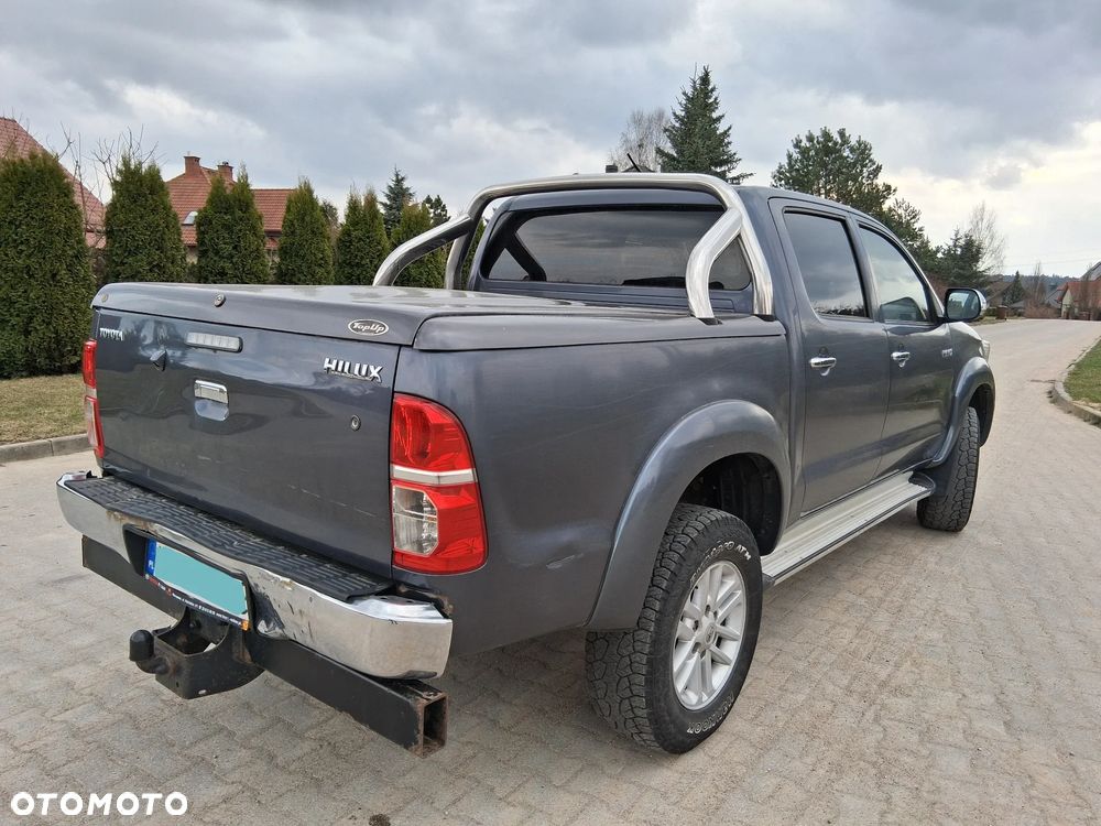 Toyota Hilux 3.0 D-4D SR5 - 5