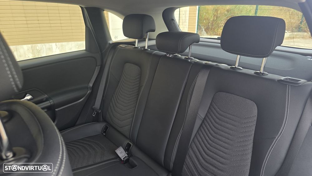 Mercedes-Benz B 180 d - 23