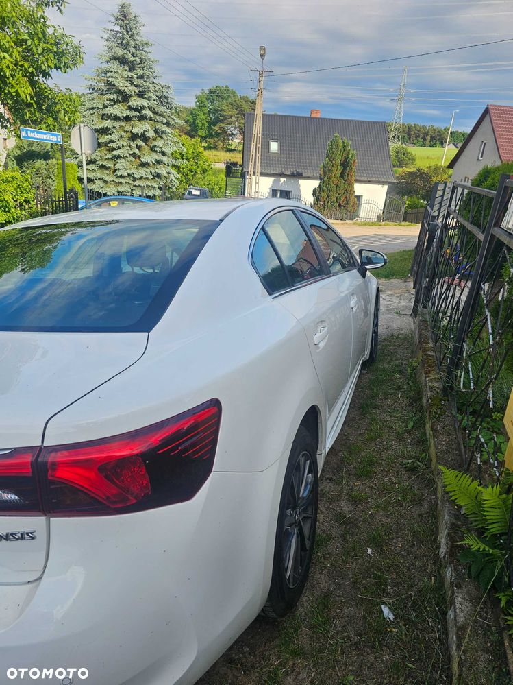 Toyota Avensis - 5
