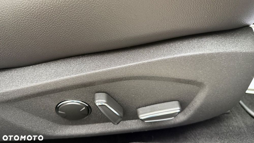 Ford Mondeo - 28