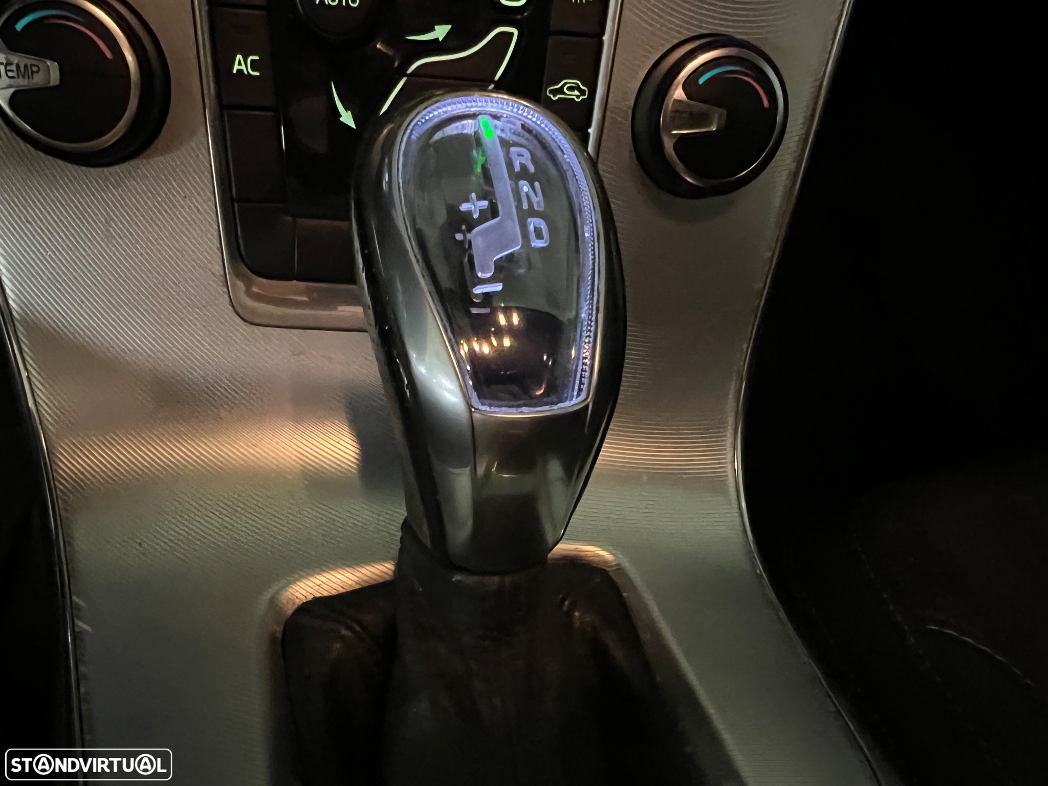 Volvo V60 1.6 D2 Drive R-Design Powershift Start/Stop - 13
