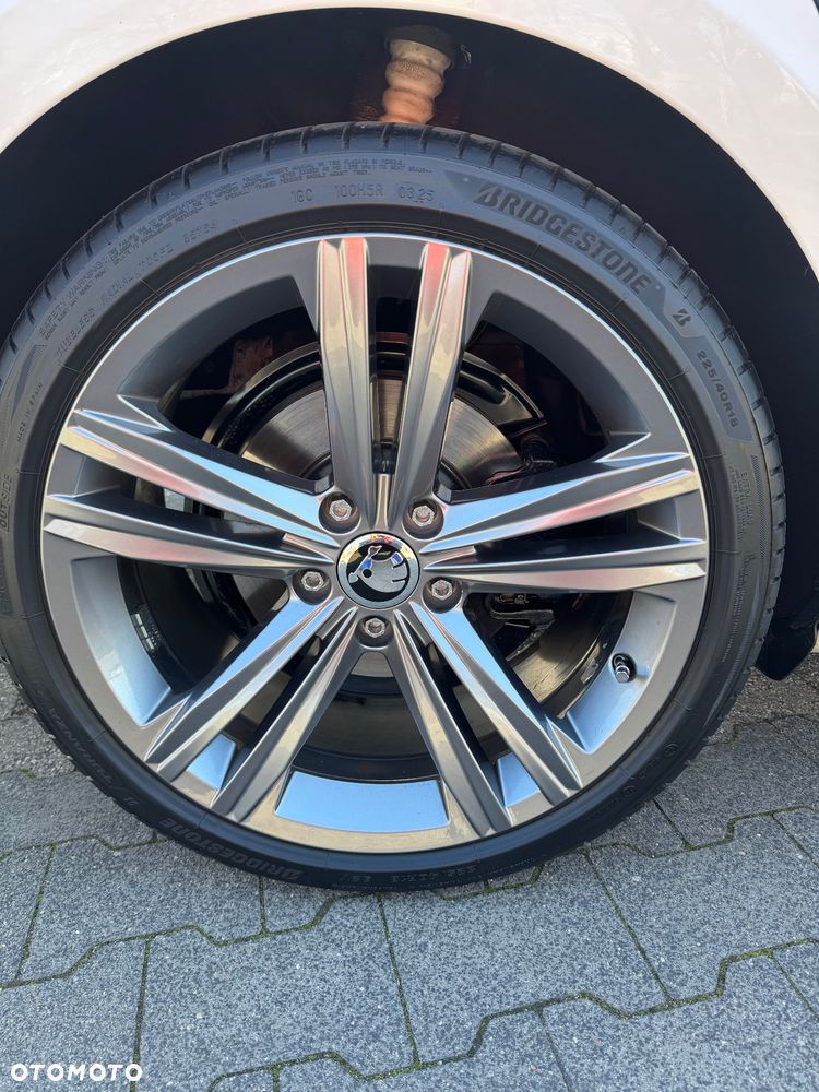 Skoda Superb 2.0 TDI L&K DSG - 8
