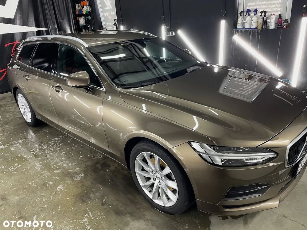 Volvo V90 D3 Momentum Pro - 1