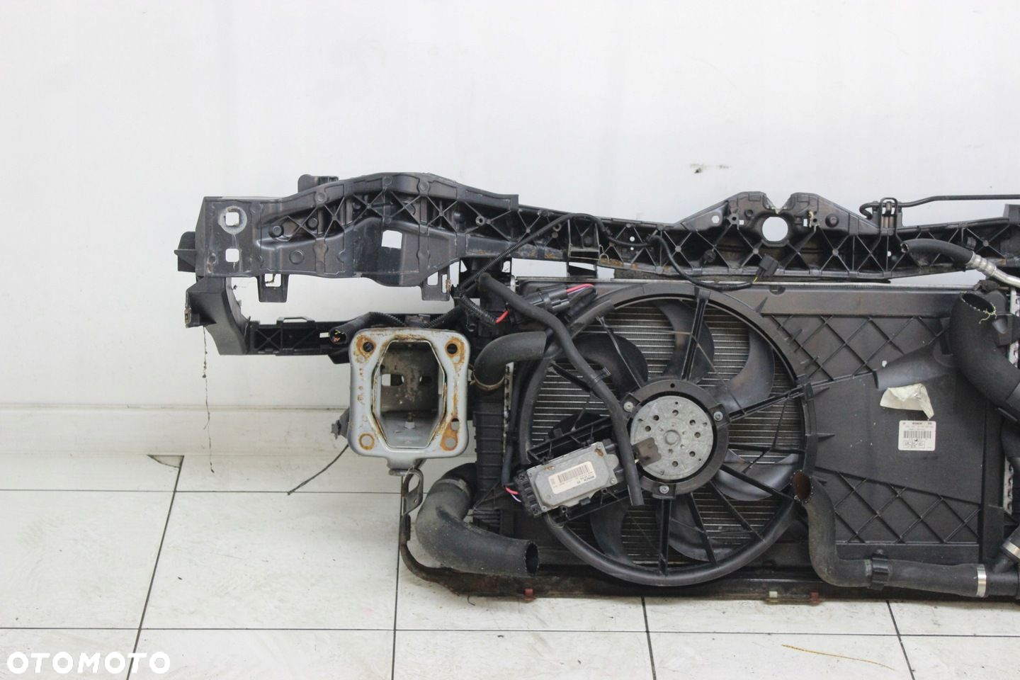 PAS PRZEDNI WZMOCNIENIE CHŁODNICE BELKA FORD FOCUS MK2 2007R- 1.6 TDCI - 3