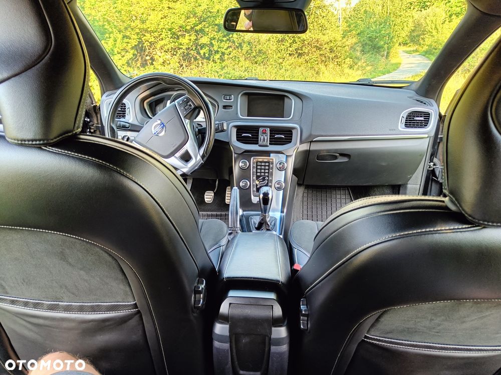 Volvo V40 D4 Drive-E R-Design Momentum - 22