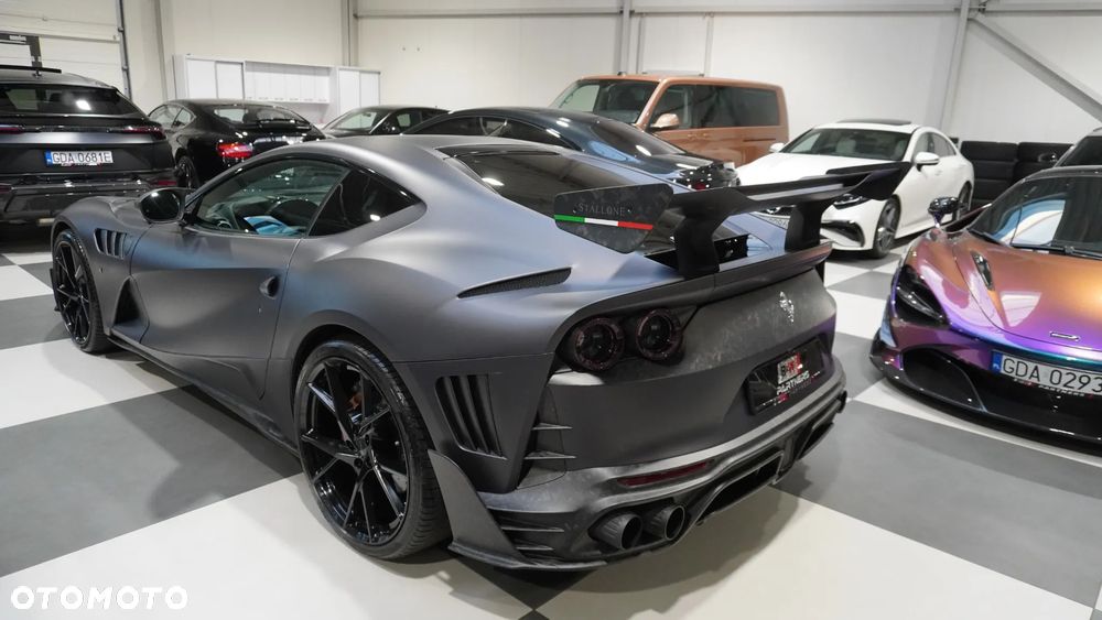 Ferrari 812 Superfast - 13