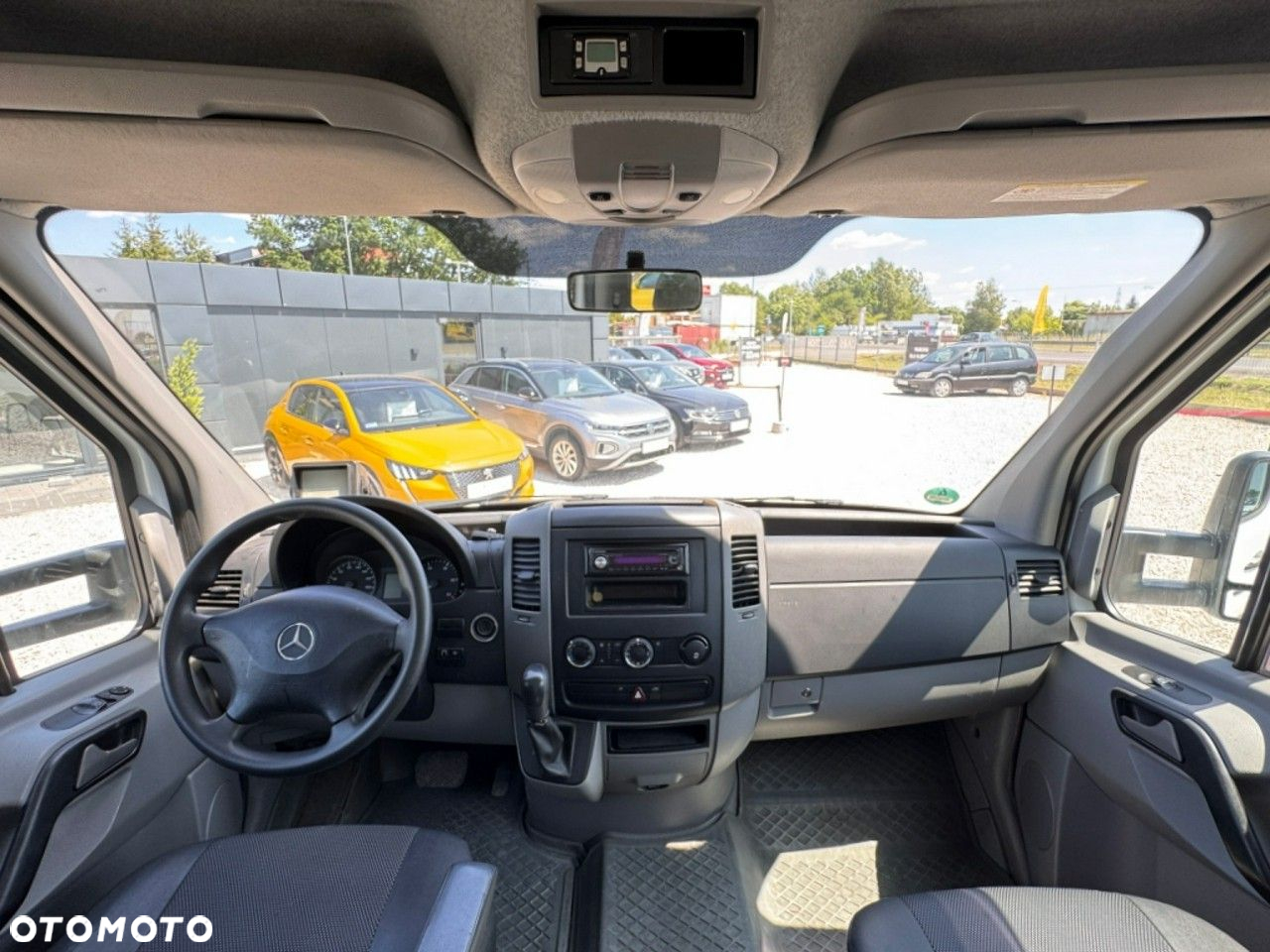 Mercedes-Benz Sprinter - 11