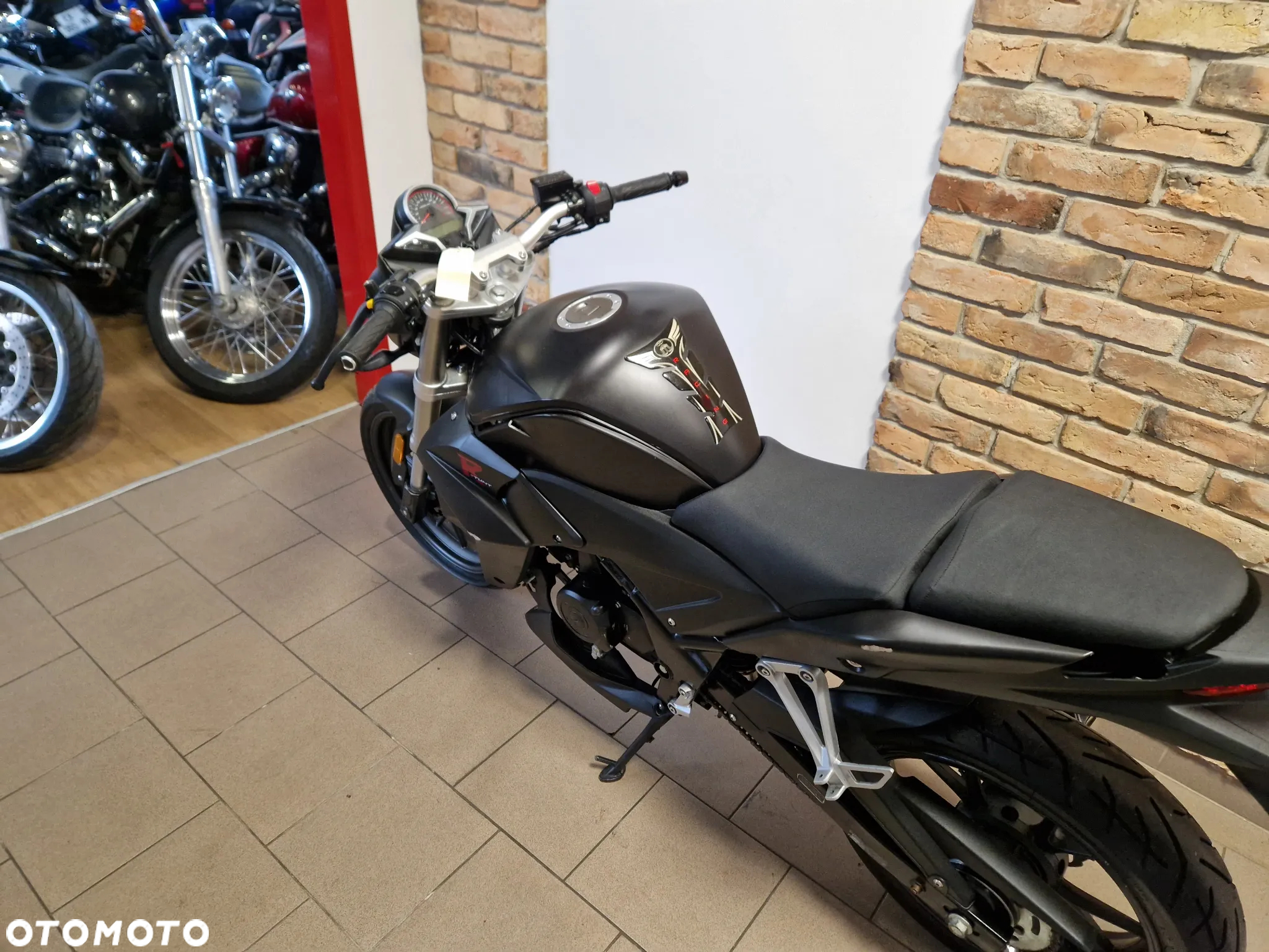 Yamaha TZR - 9