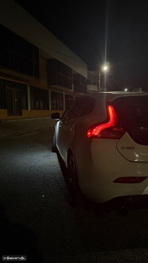 Volvo V40 1.6 D2 R-Design - 3