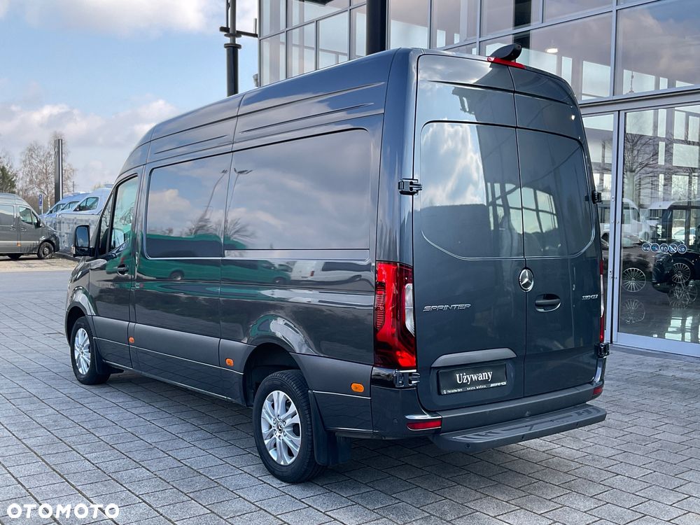 Mercedes-Benz Sprinter 319 - 6