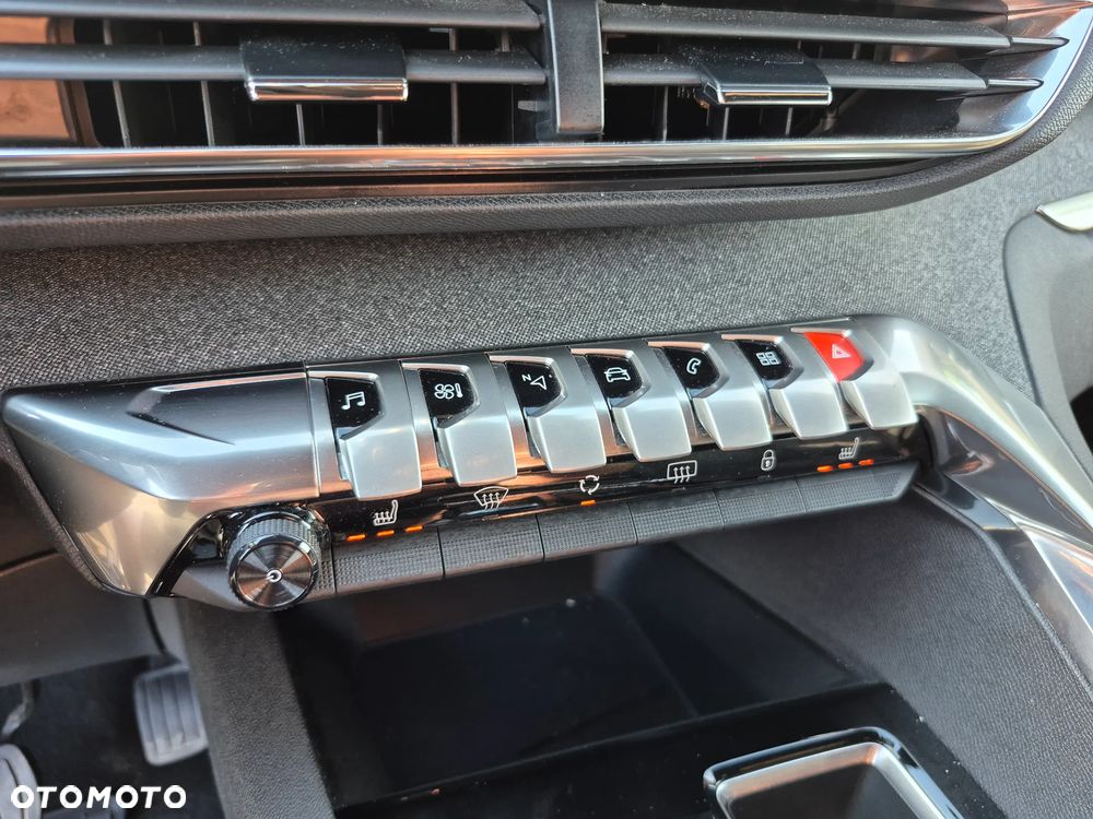 Peugeot 3008 1.2 PureTech Allure S&S EAT8 - 15