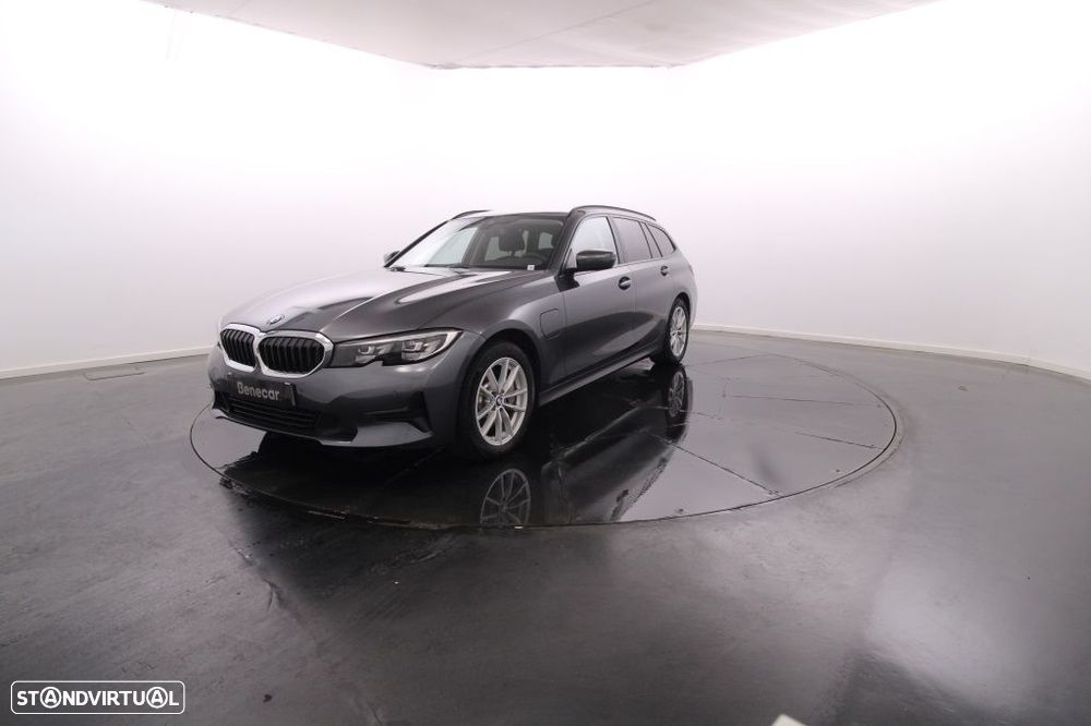 BMW 330 e Touring Auto - 13