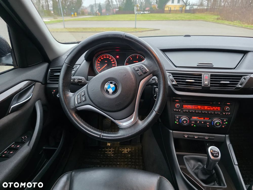BMW X1 sDrive16d xLine - 27