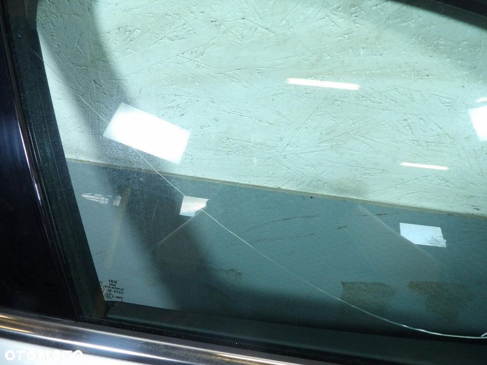 SKODA SUPERB IV 4 KOMBI DRZWI PRZÓD PRAWE  LC9A - 7