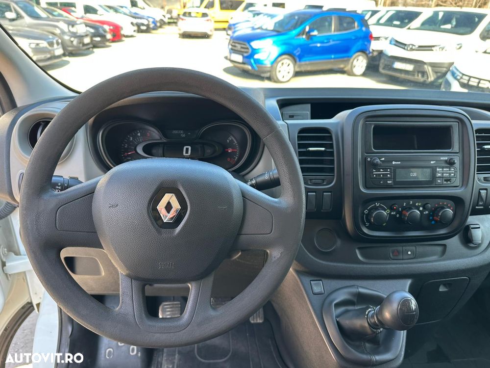 Renault Trafic - 15