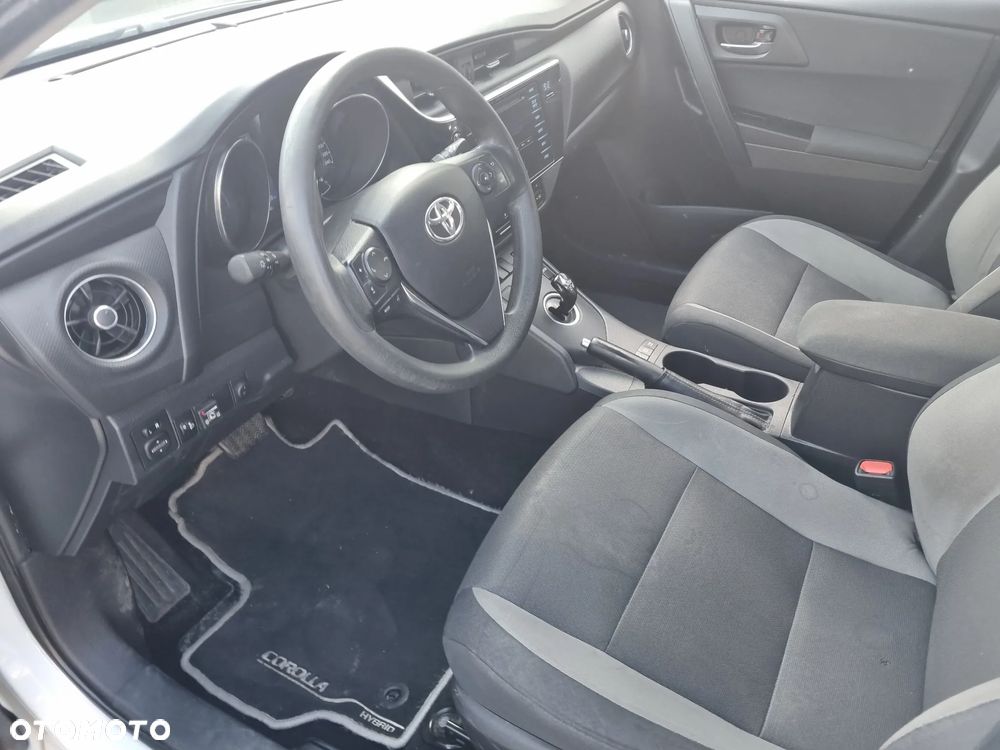 Toyota Auris Hybrid 135 Active - 17