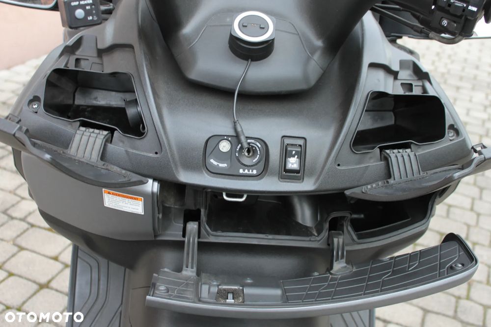 Suzuki Burgman - 24