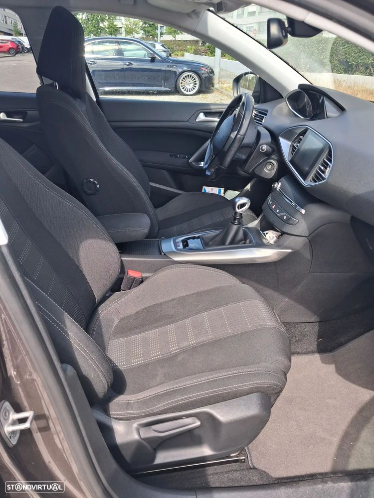 Peugeot 308 1.6 e-HDi Allure - 6