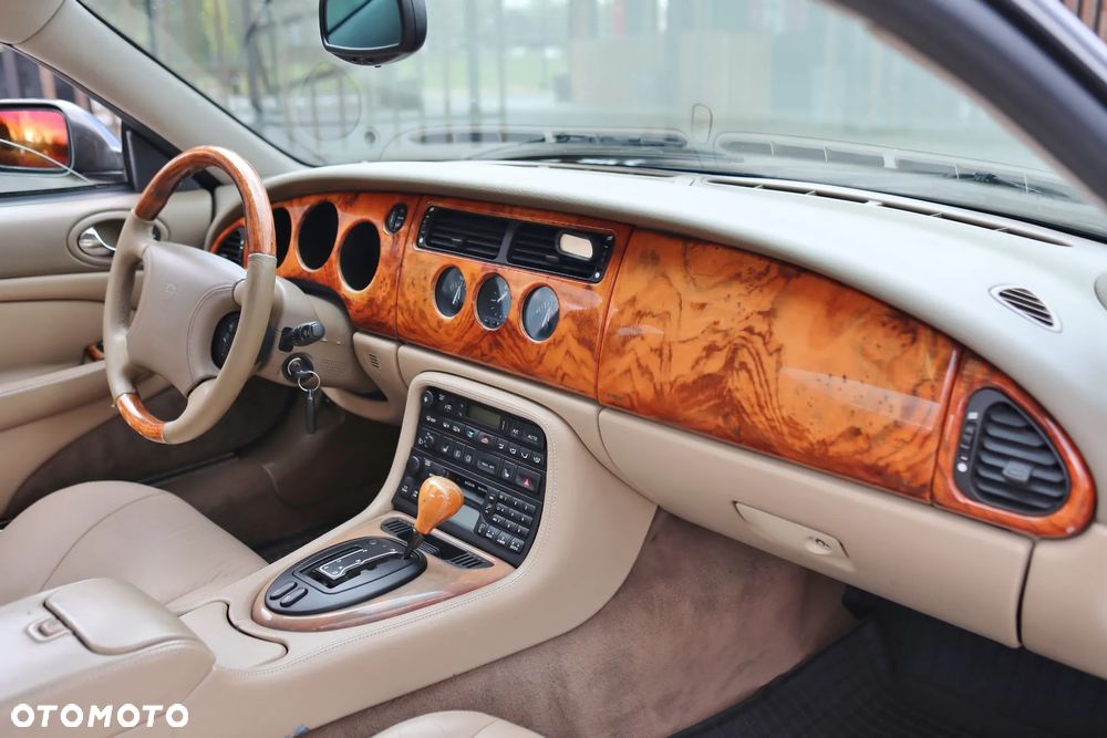 Jaguar XK XKR Coupe - 7