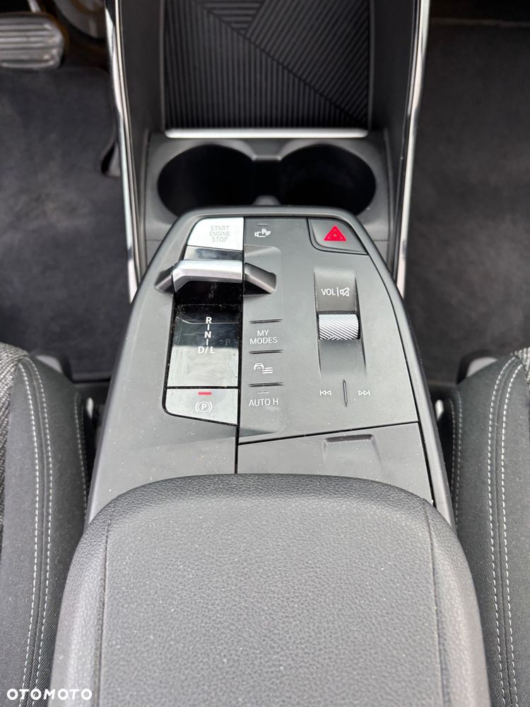 BMW Seria 2 218d Advantage sport - 25