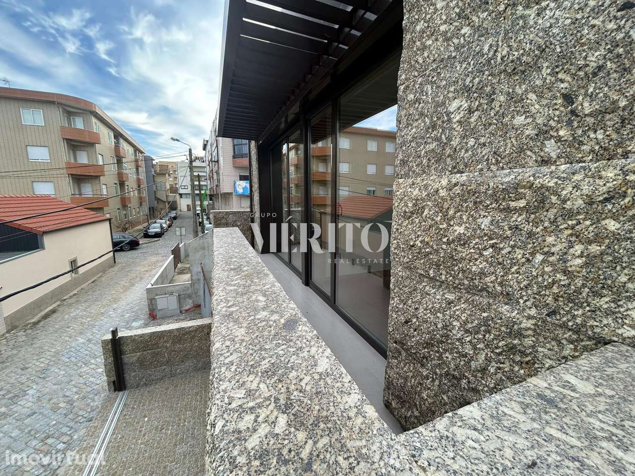 Moradia T2 Nova – Segunda Linha de Praia - Grande imagem: 2/14