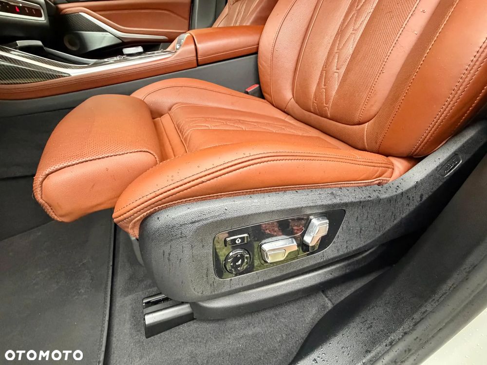 BMW X7 M60i xDrive - 21