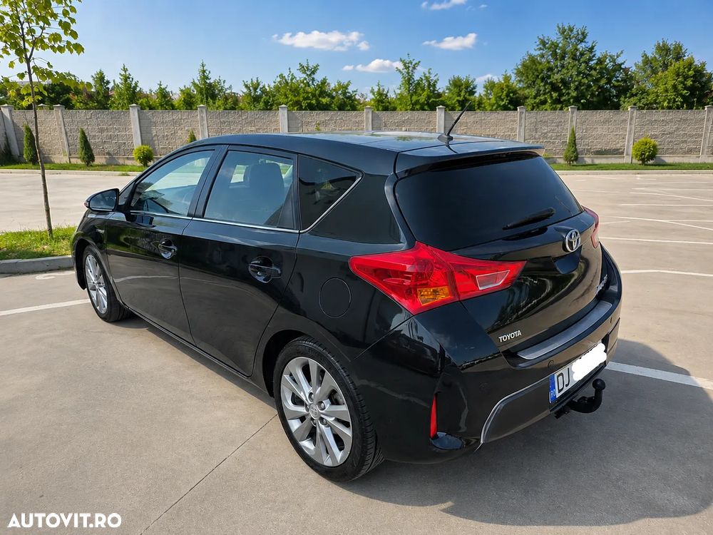 Toyota Auris 1.8 L VVT-i HSD Sol - 4